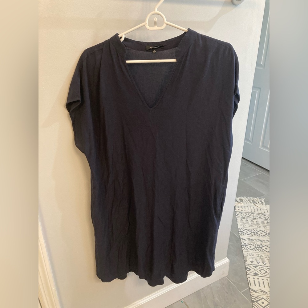 Madewell lightweight navy blue t shirt dress size large with pockets.